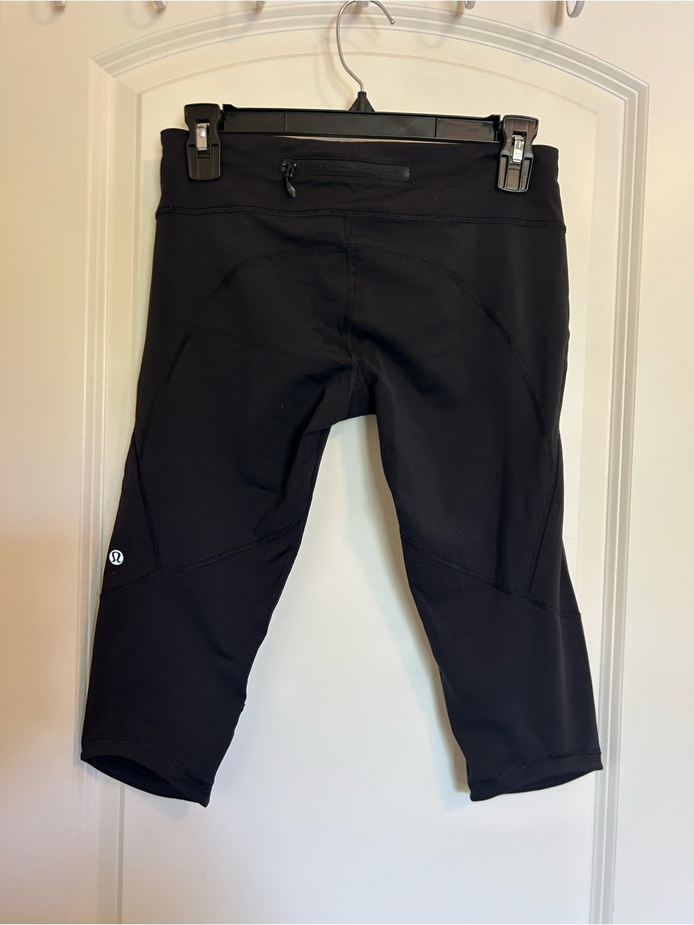 lululemon athletica Black Cropped Leggings low rise